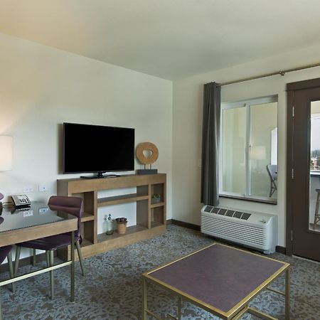 Oxford Suites Sonoma - Rohnert Park Rum bild