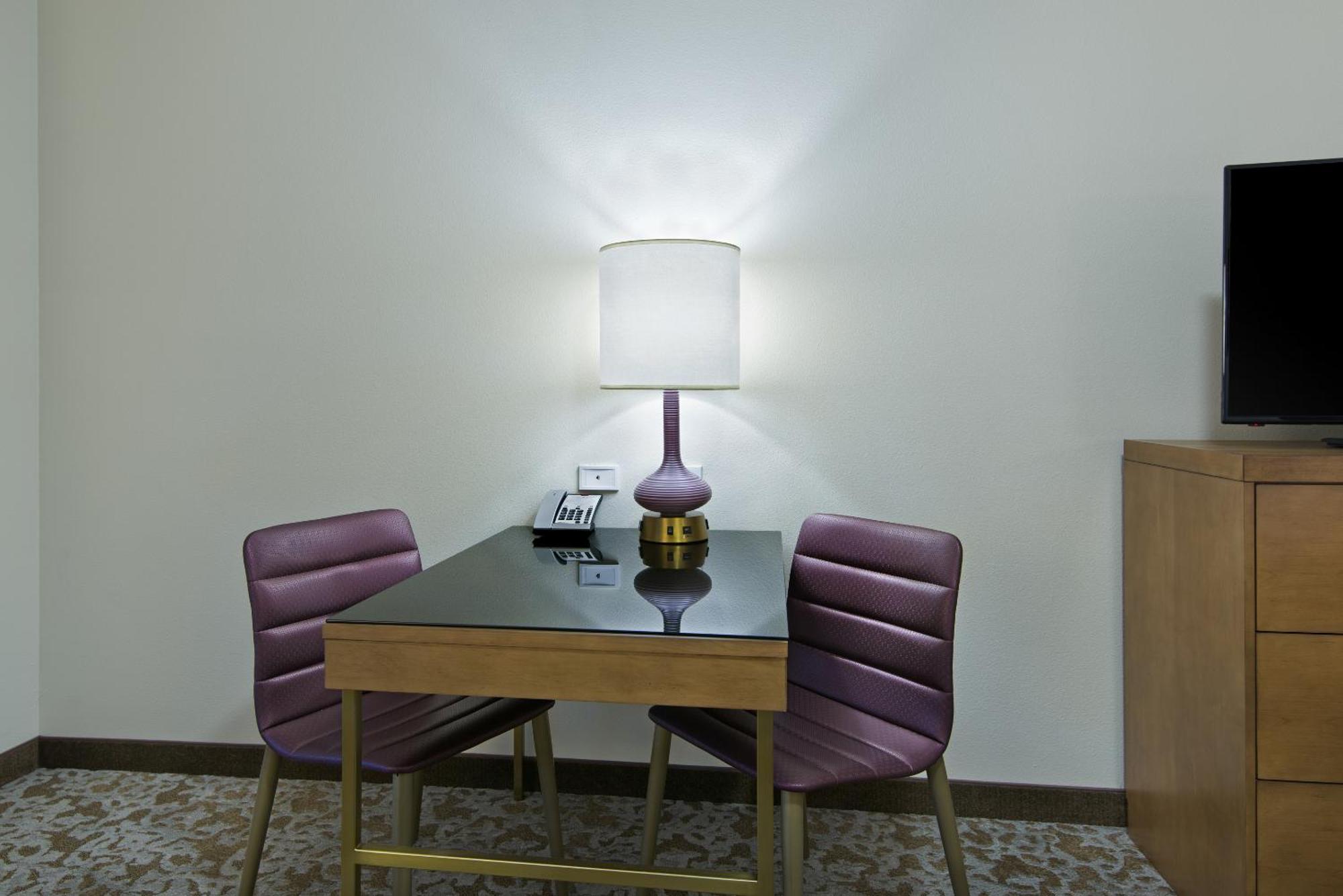 Oxford Suites Sonoma - Rohnert Park Rum bild