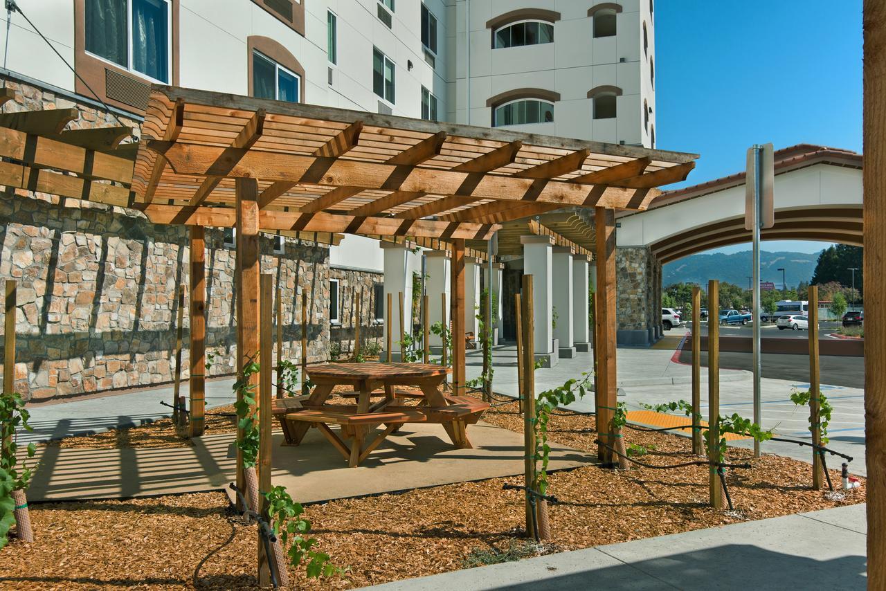 Oxford Suites Sonoma - Rohnert Park Exteriör bild