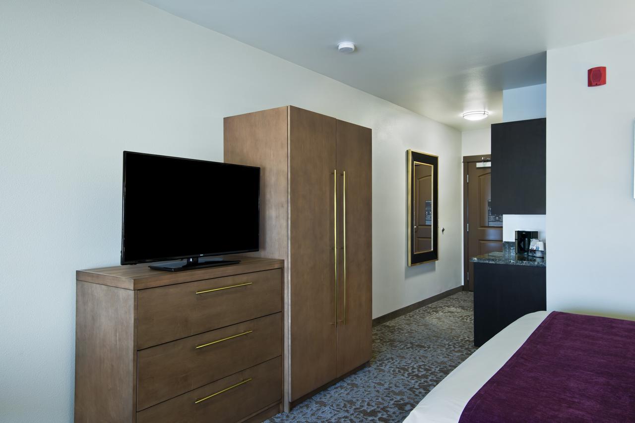 Oxford Suites Sonoma - Rohnert Park Rum bild